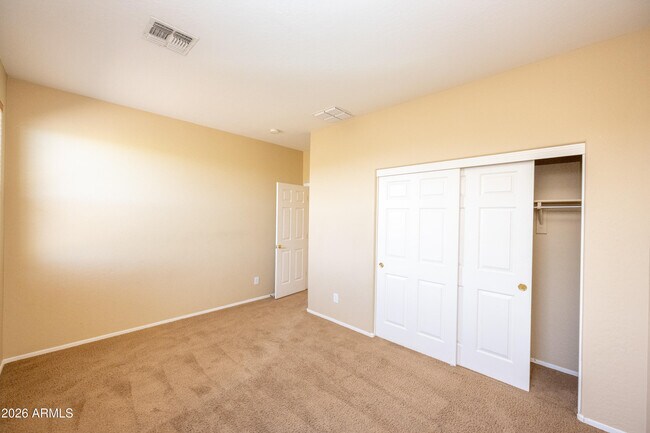 Building Photo - 2023 W Shackleton Dr