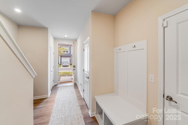 Building Photo - 3133 Hutton Gdns Ln