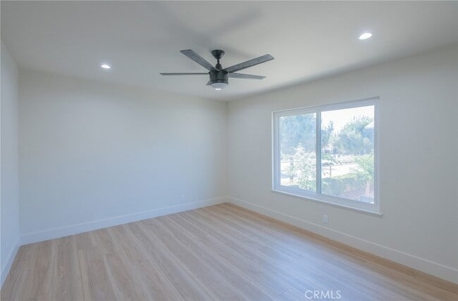 Building Photo - 857 Windwood Dr