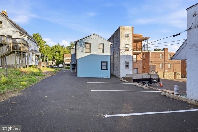 Building Photo - 514 Ryers Ave