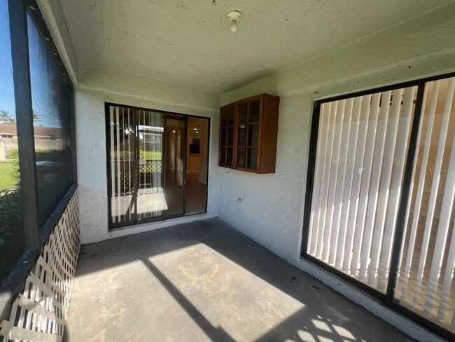 Building Photo - 1581 Woodbridge Lakes Cir