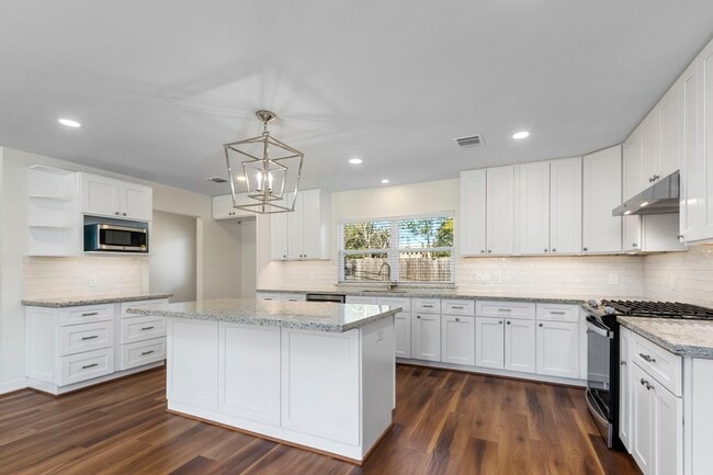 Building Photo - 10218 Moorberry Ln