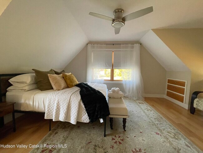 Building Photo - 37 Garage Place Rd