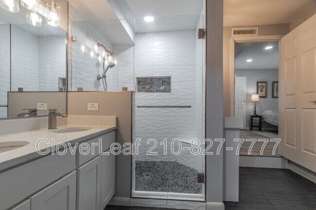 Building Photo - 210 Dumoulin Ave