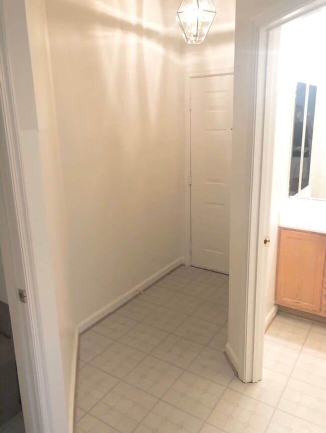 Building Photo - 7505 Calderon Ct