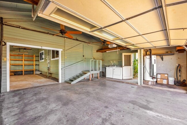 Building Photo - 305 Uala Pl