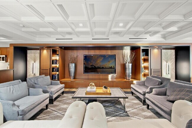 Building Photo - "Stylish 1-Bedroom Condo with Stunning Views in Vibrant San Diego!"