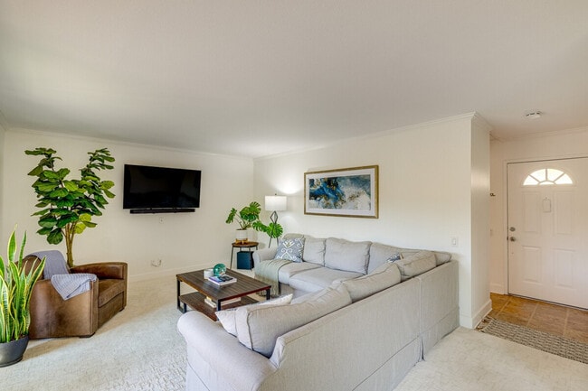 Building Photo - 8540 Via Mallorca Via