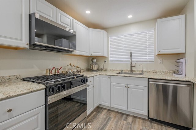 Building Photo - 2052 Chenault Pl