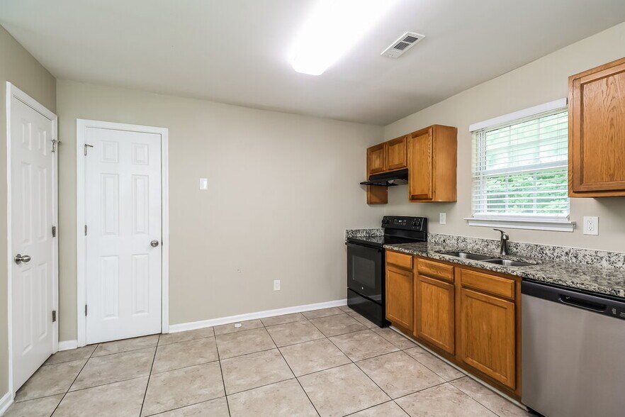 Building Photo - 3239 Braden Dr
