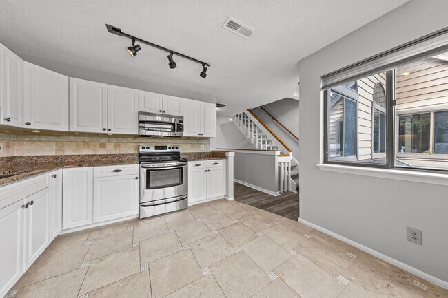Building Photo - 3959 Aeries Way