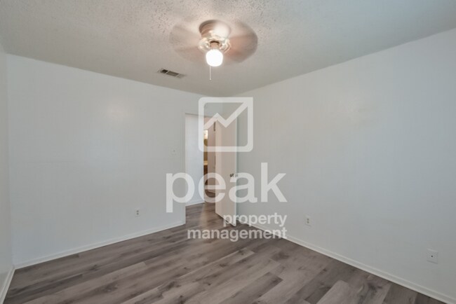 Building Photo - $1,510! 2Bed/2Bath duplex in Arlington! Apply by 12/24 to SAVE $650
