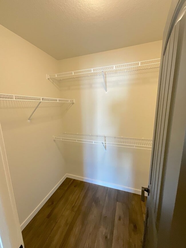 Building Photo - 4 Bedroom Home Available Near E Woodmen Rd & Rangewood Dr!