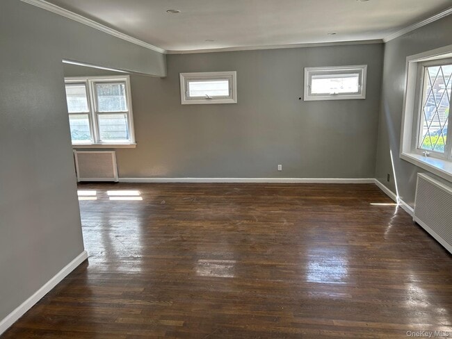 Building Photo - 4-38 Beach 22nd St