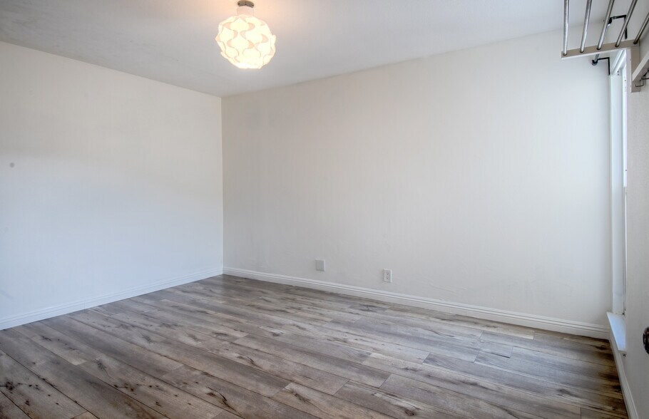 Building Photo - 2064 S June Pl