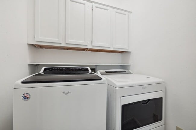 Building Photo - 6501 Brush Country Rd