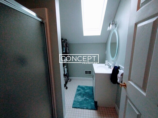 Building Photo - 24 Curtis Ave