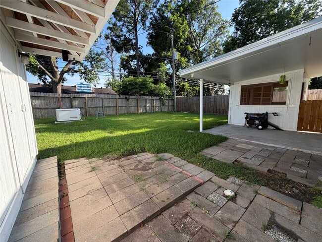 Building Photo - 7603 Grape St