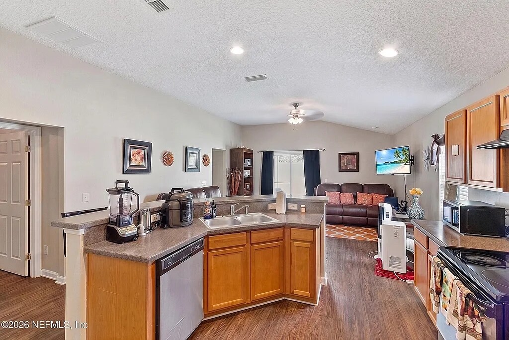 Building Photo - 9155 Mill Grove Dr