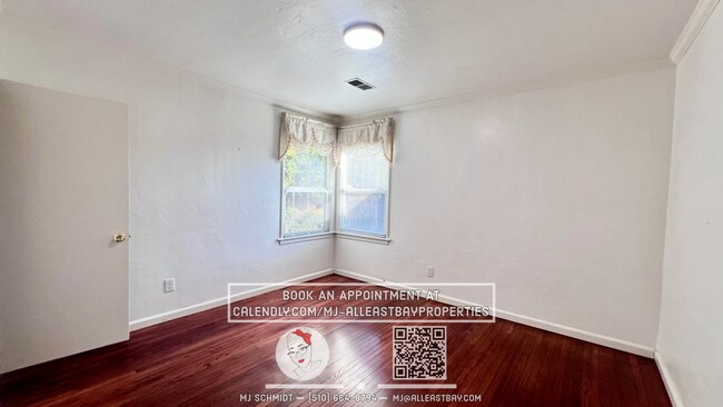 Building Photo - Beautiful 3 bedroom home with large backya...