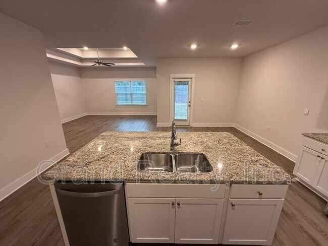 Building Photo - 5749 Danbury Blvd