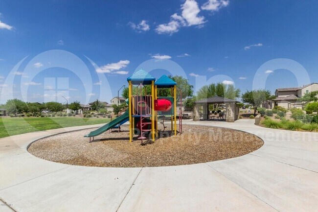 Building Photo - 12123 W Cottontail Ln