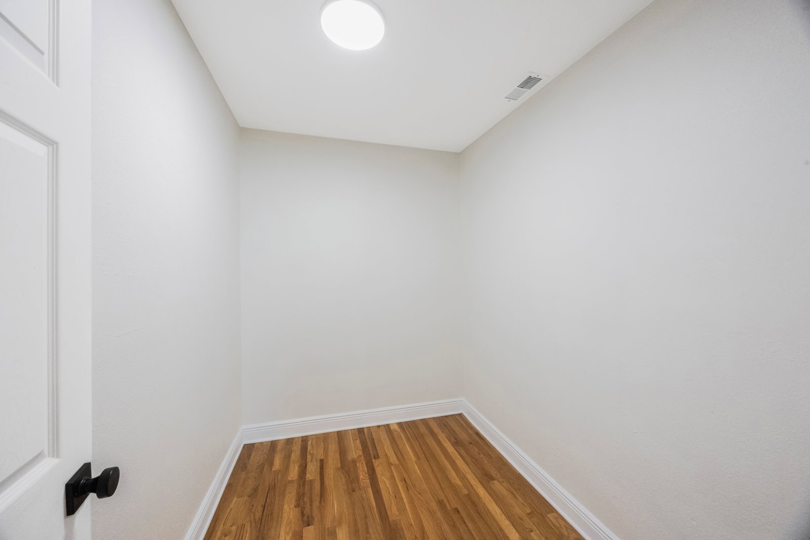 Building Photo - 5020 15th Ave N