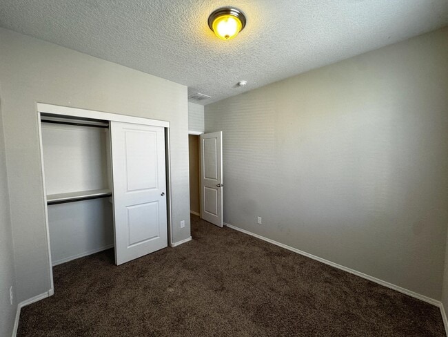 Building Photo - 6732 Oro Valley Rd NW