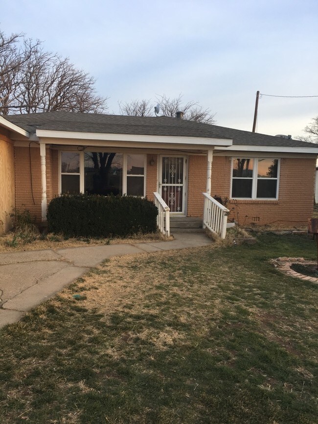 Primary Photo - Country Home with Acrage