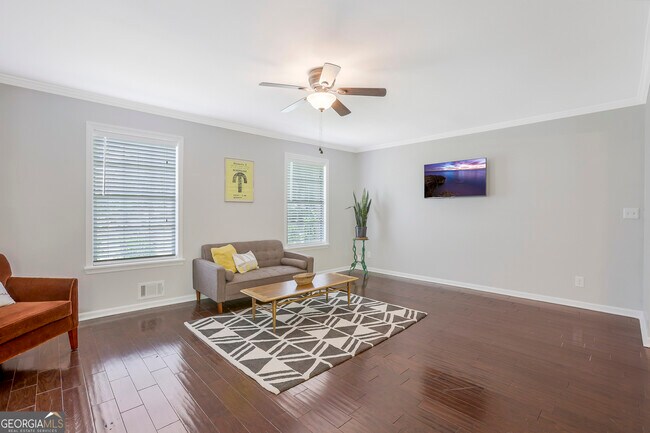 Building Photo - 3211 Flamingo Dr