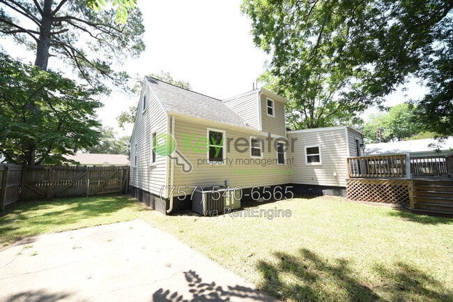 Building Photo - 3742 Atterbury St