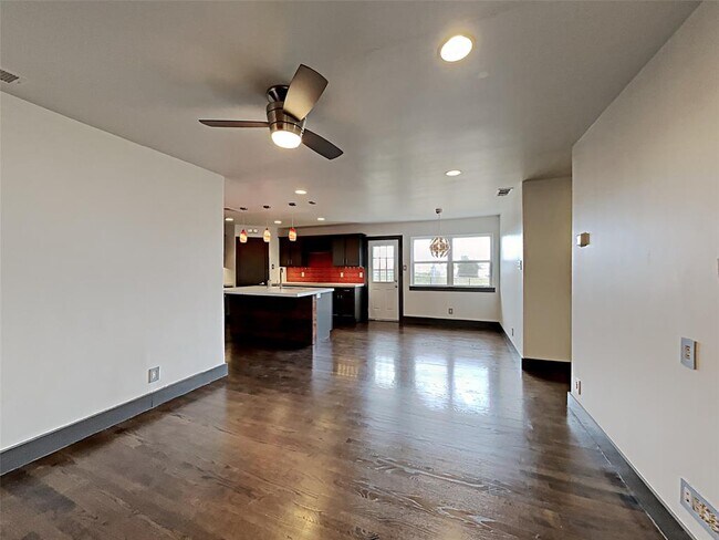 Building Photo - 2307 Cardinal Ln