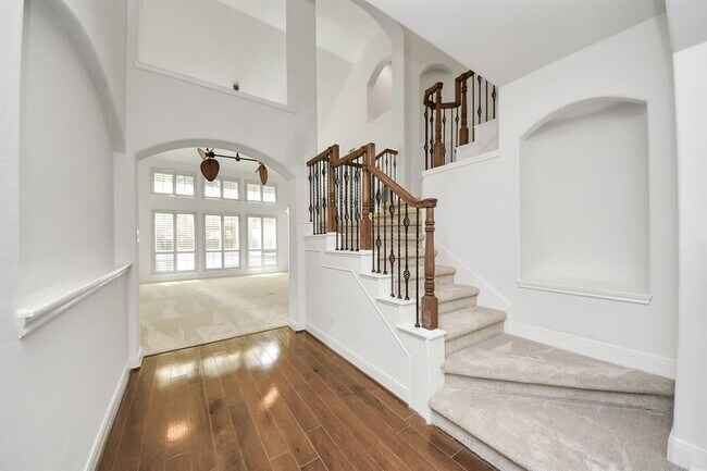 Building Photo - 3811 Parkside Dr