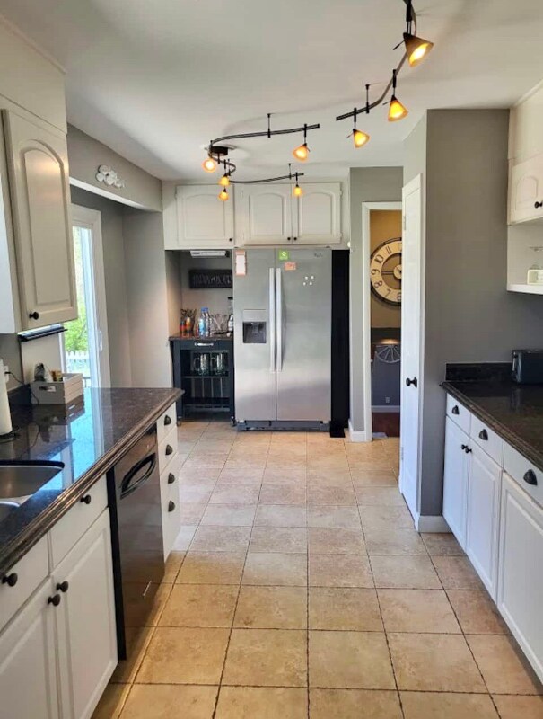 Building Photo - 202 Edgewater Dr