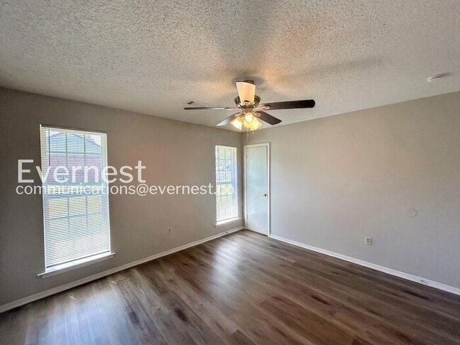 Building Photo - 3565 Corsica Dr