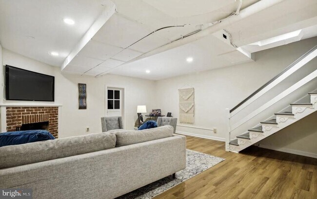 Building Photo - 1770 Hobart St NW