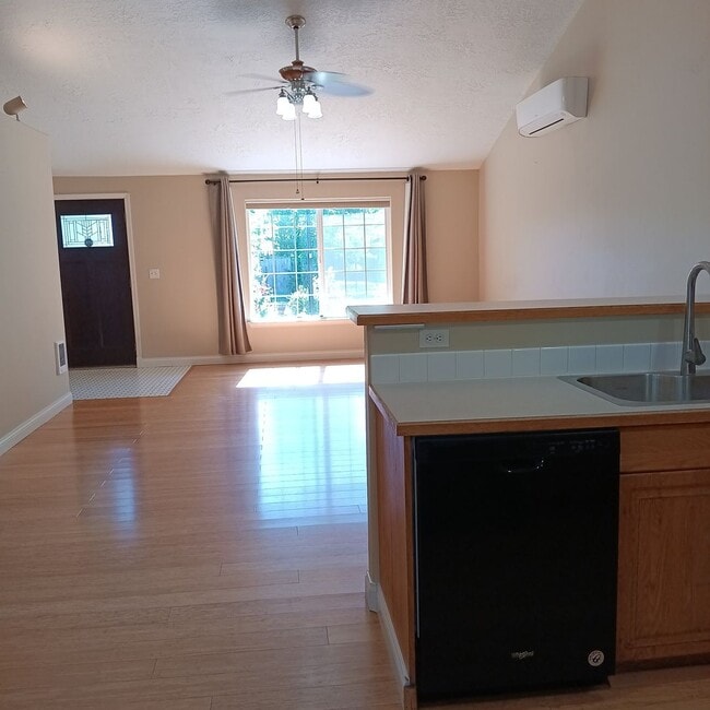 Building Photo - Great House With So Much To Offer In Independence!