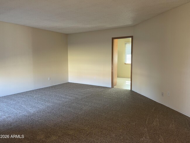 Building Photo - 3109 W Augusta Ave