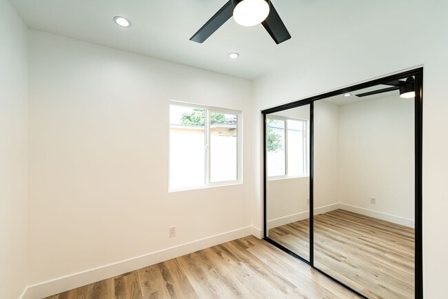 Building Photo - 7020 Schroll St