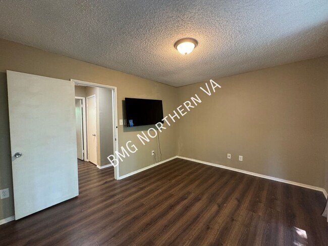 Building Photo - 2177 White Cornus Ln