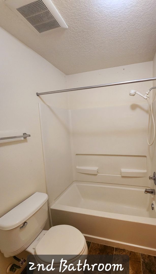 Building Photo - Spacious 4-Bedroom Home with Loft in Charm...