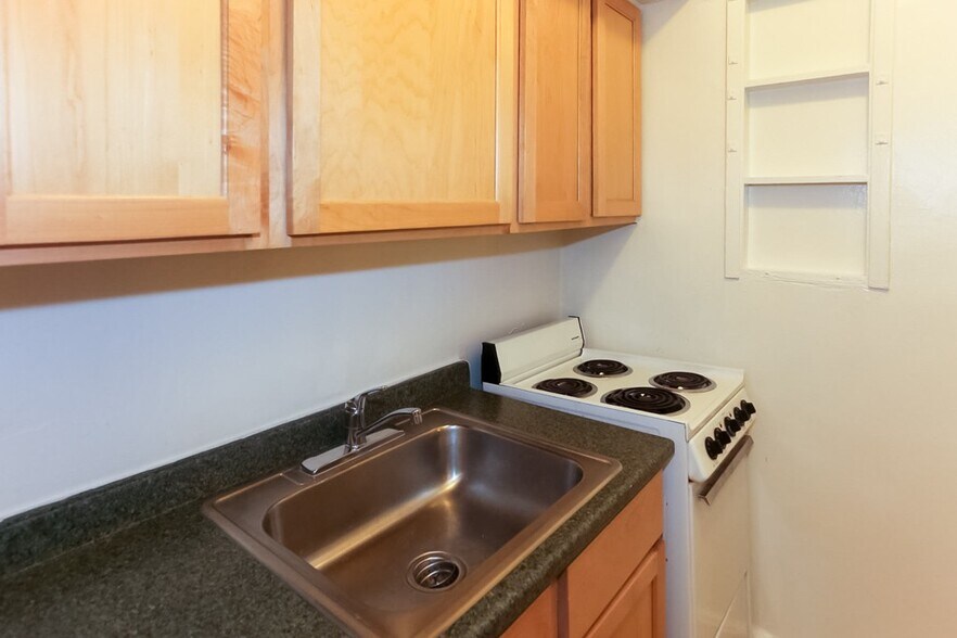 Building Photo - 541 W Arlington Pl