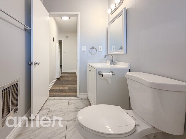 Building Photo - 14270 Dickens St