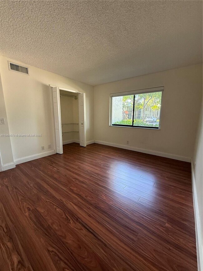 Building Photo - 16541 Blatt Blvd