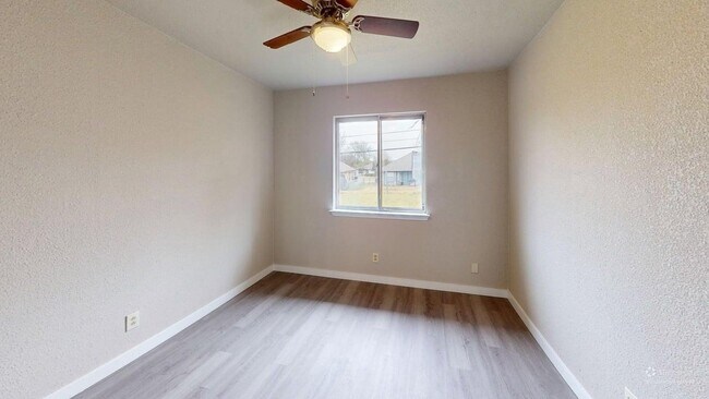 Building Photo - 2018 Shoemaker Dr