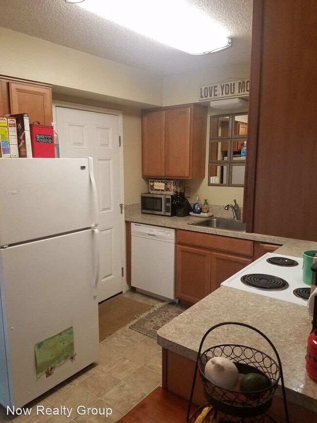 Building Photo - 1385 Dollar St