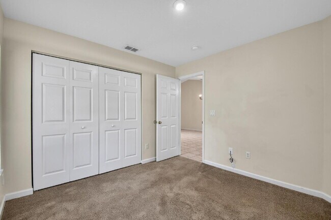Building Photo - DUPLEX