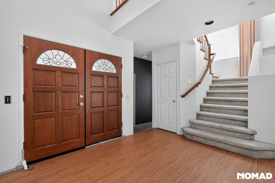 Building Photo - 13909 Marbella St
