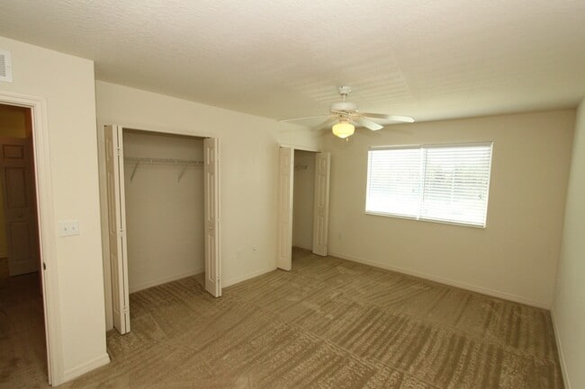 Building Photo - 1019 Wood Cv