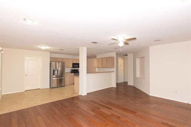 Building Photo - 2321 Friarcreek Loop